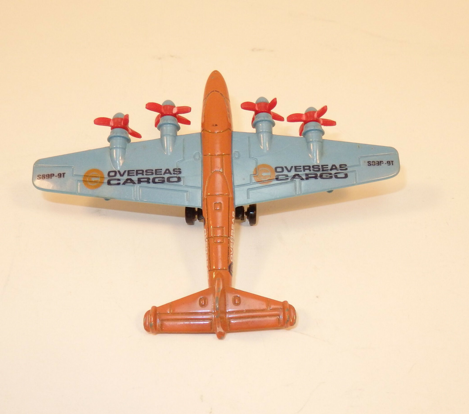 MATCHBOX SKYBUSTERS Overseas Cargo Plane S89P-9T
