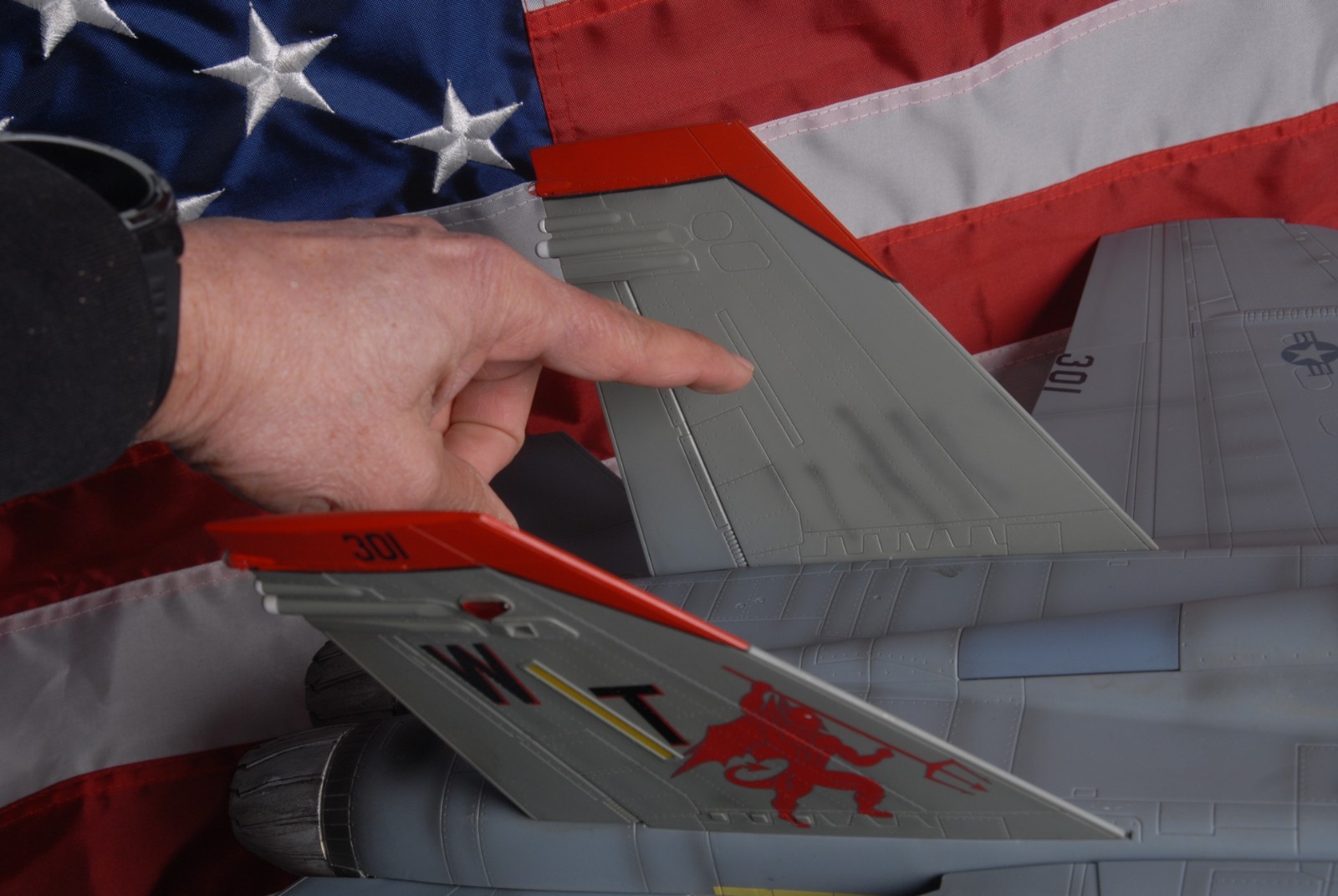 RARE! BBI Elite Force 1/18 Jet US Marines F/A-18 VMFA-232 Red Devil with Extras