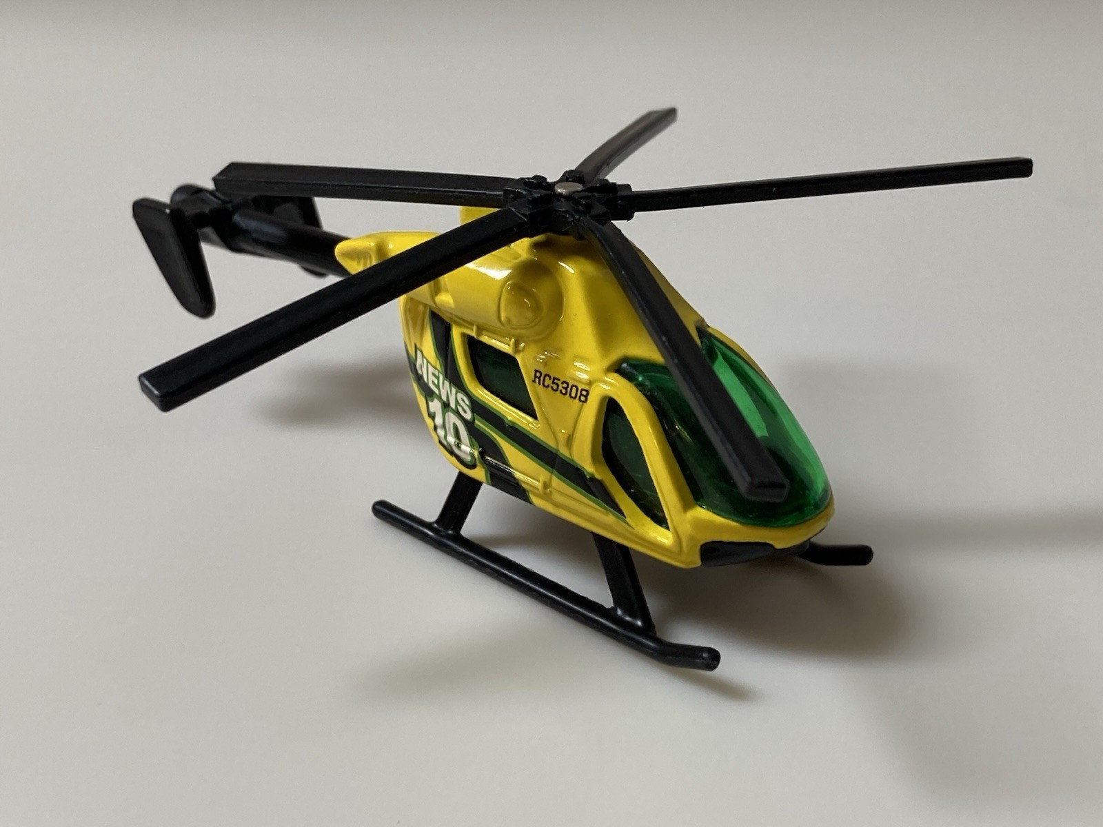 Matchbox Airblade Helicopter Lot of 5 Diecast Vehicles 2009 Mattel Police, News+
