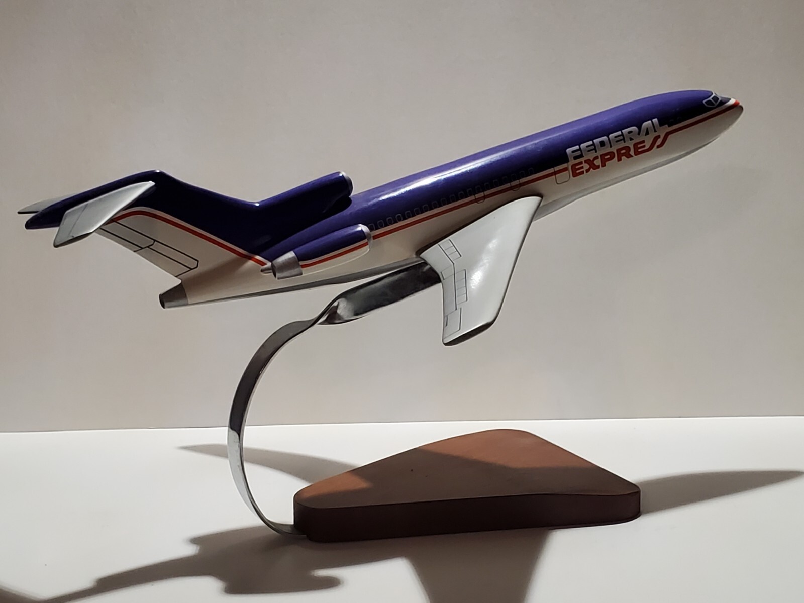 1980’s Federal Express Boeing 727-200F 1:100 Scale Fed Ex Wood Model Plane