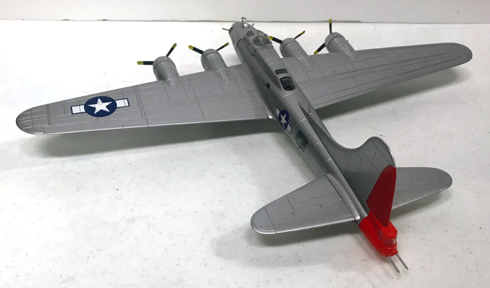 Premier Spirit Aviator Series B-17 Flying Fortress – ExxonMobil diecast model