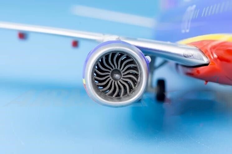 1:200 GeminiJets SOUTHWEST BOEING 737 MAX 8 Passenger Airplane Diecast Model