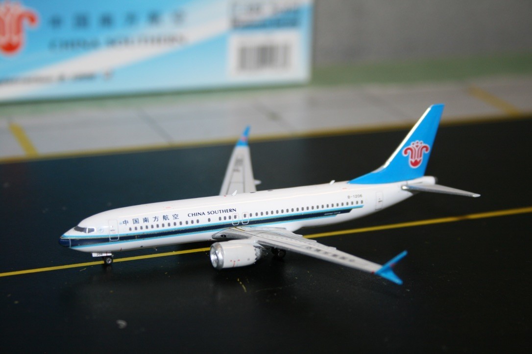 Phoenix 1:400 China Southern Boeing 737 MAX 8 B-1206 (11436) Model Plane