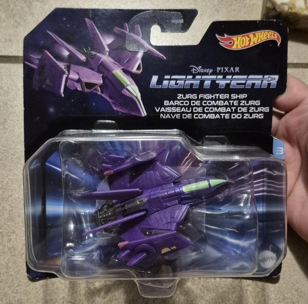 Hot Wheels Disney Pixar Lightyear Zurg Fighter Ship 1:64 Purple Diecast NIB