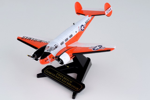 Oxford Diecast 1/72 UC-45J Expeditor Airplane USN