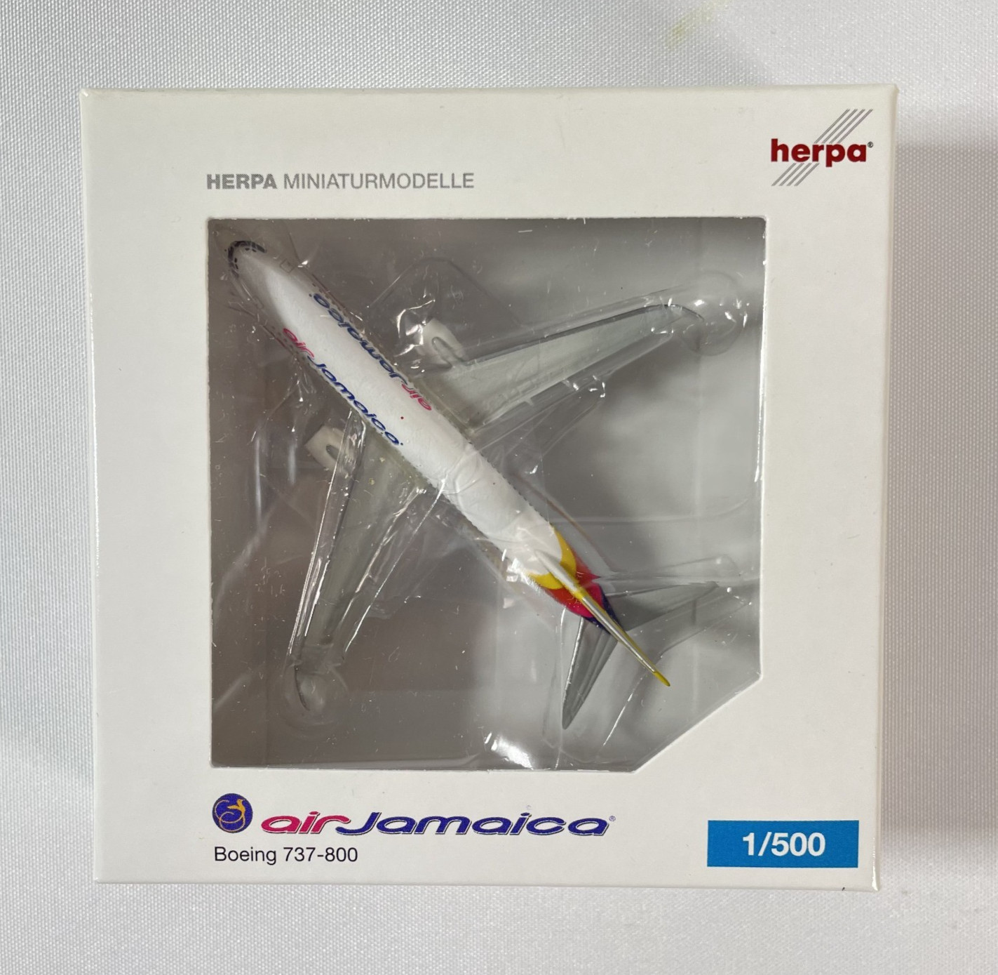 Herpa 1:500 Air Jamaica Caribbean Airlines Boeing 737-800 9Y-JMA 520706 Model