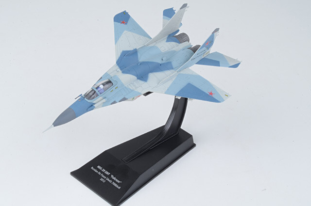 HADC02 Hachette Collections MiG-29SMT Fulcrum-E 1/100 Model Red 24 Russian Air