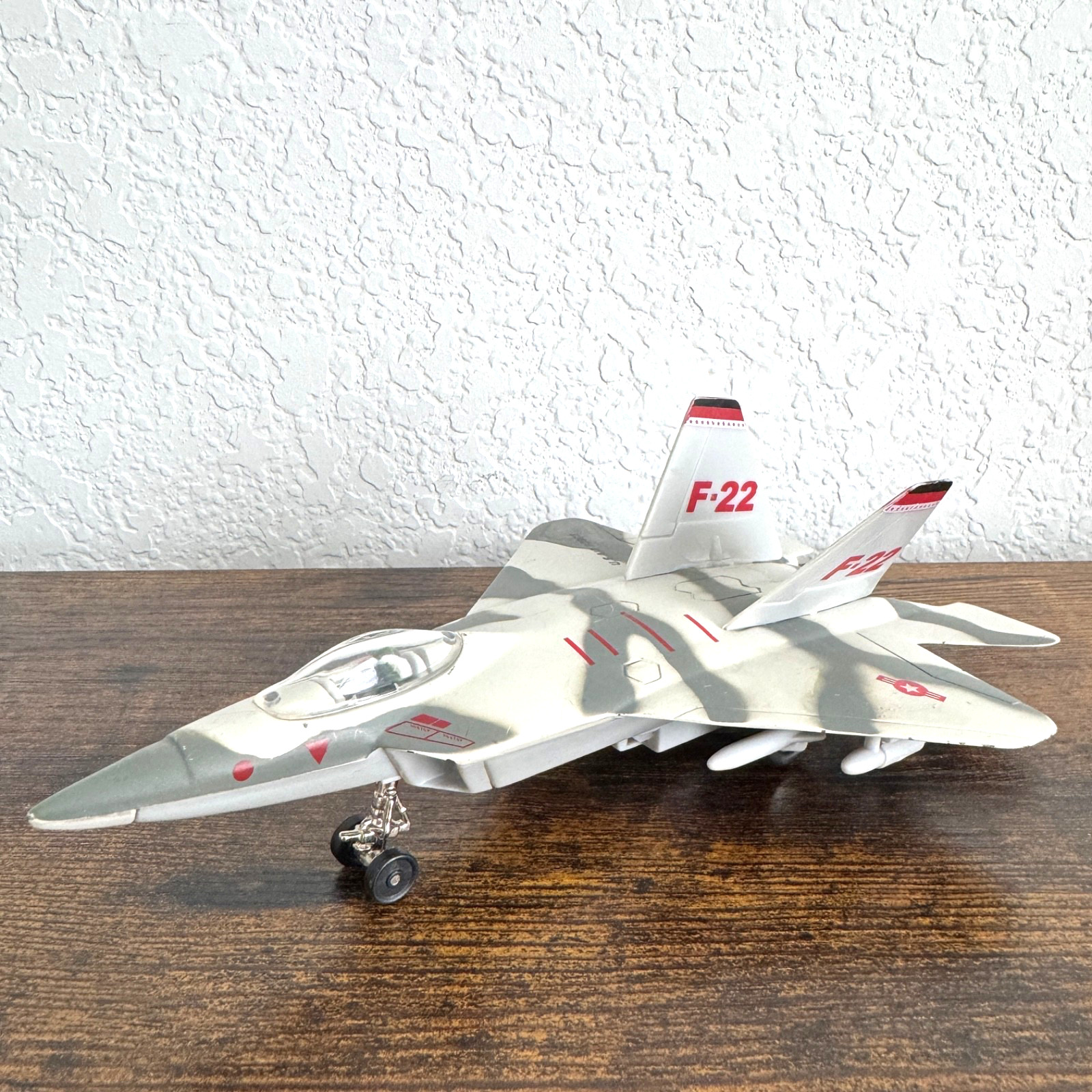 F-22 Raptor Stealth Fighter Jet Aircraft U.S. Air Force 8″ L Pull Back Action