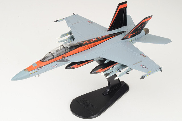 HA5133 Hobby Master F/A-18F Super Hornet 1/72 Model NA200 USN VFA-94 Mighty