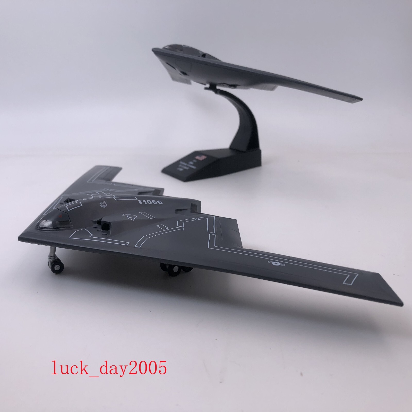 AMER USAF B-2A America Spirit Stealth Bomber 1/200 Diecast Aircraft Jet Model