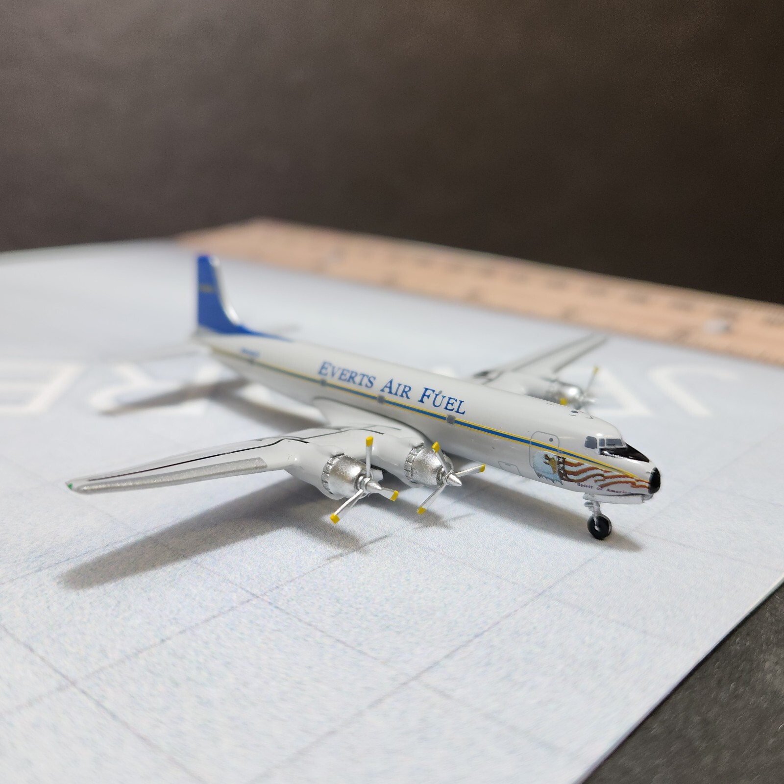 1/400 EVERTS AIR FUEL DOUGLAS DC-6 1990’S COLORS N444CE “SPIRIT” AEROCLASSICS