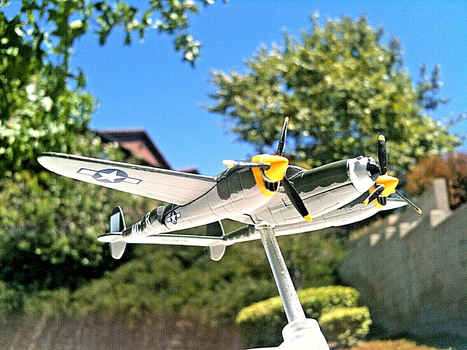 Corgi P-38J Lightning USAF 20th FG, “Gentle Annie”, Harold Rau, 1944 1:147 scale