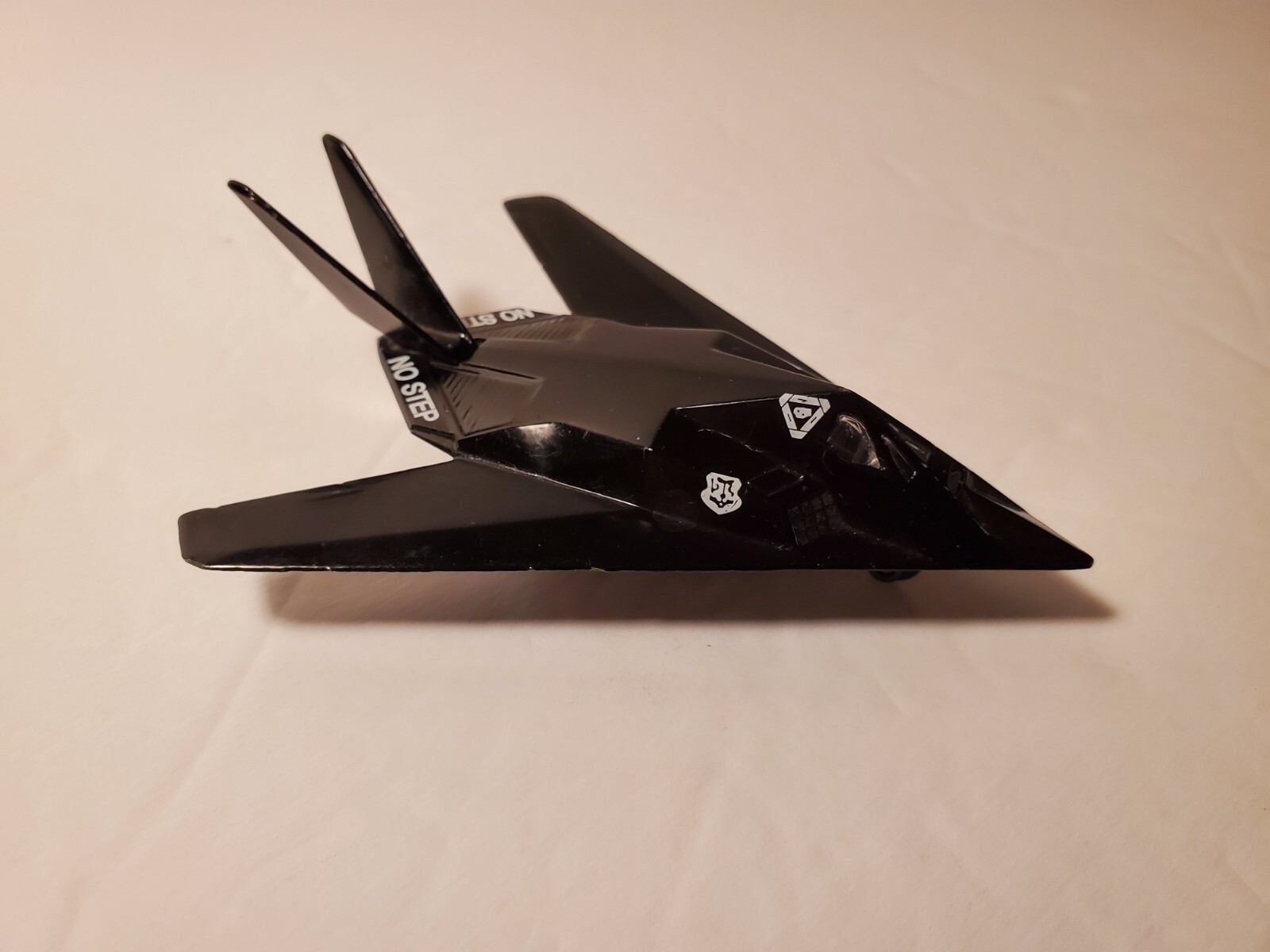 F117-A STEALTH FIGHTER DIECAST MILITARY AIRCRAFT TMLM