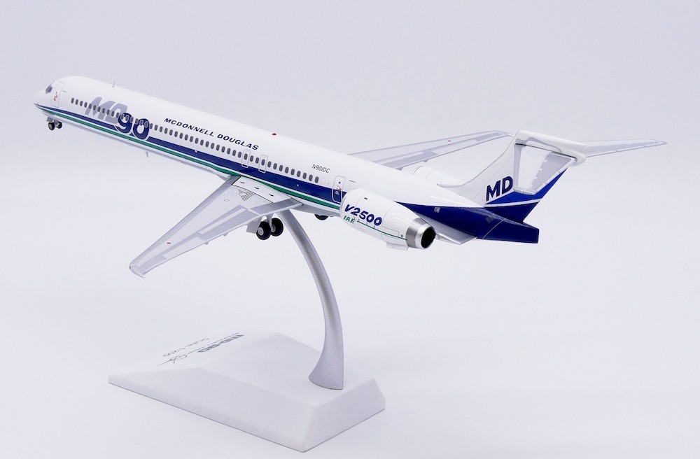 McDonnell Douglas / McDonnell Douglas MD-90 / N901DC / LH2501 / 1:200 *LAST ONE*