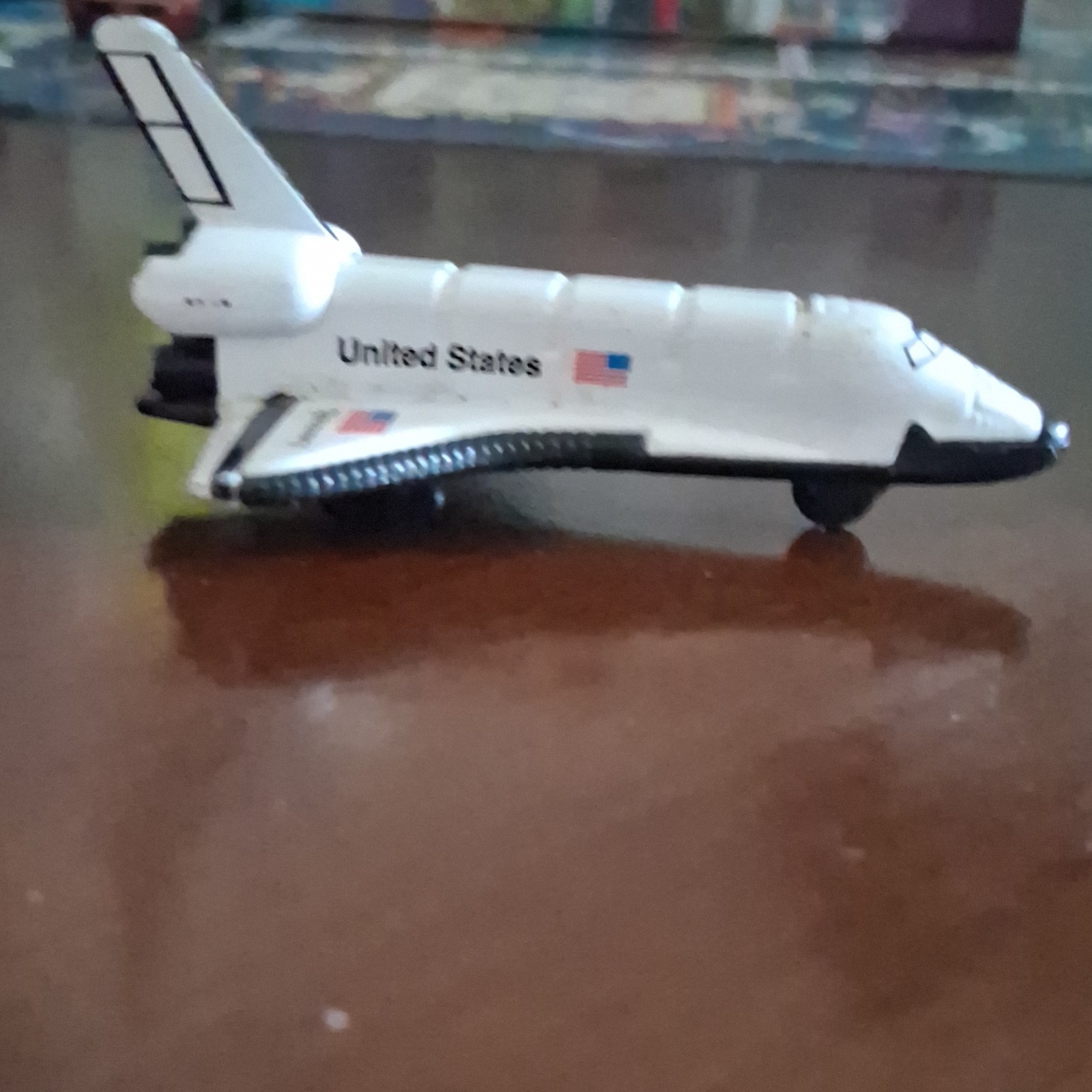 NASA Diecast Space Shuttle Discovery Model White Black 1/64