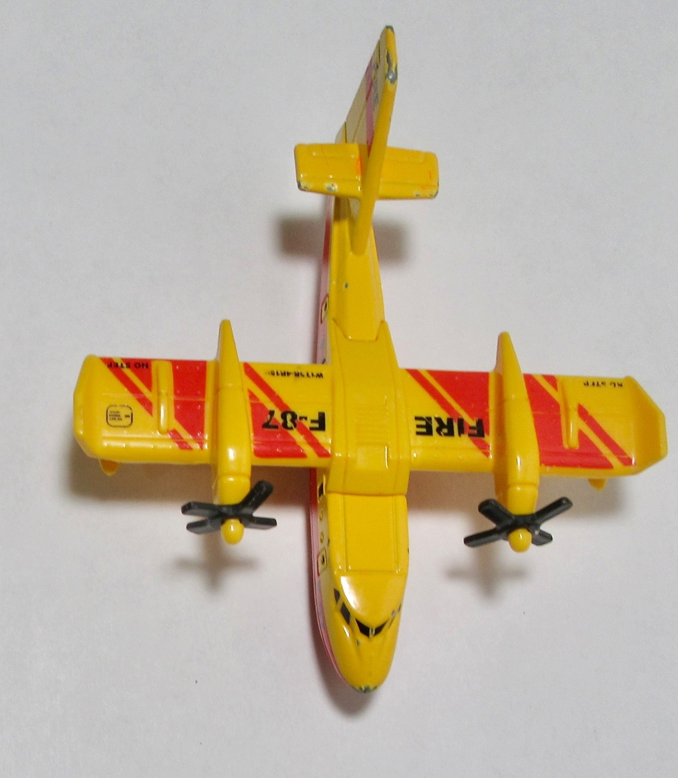 Matchbox F87 Fire ( Blaze Buster ) Twin Engine Airplane Marked SB87 2009
