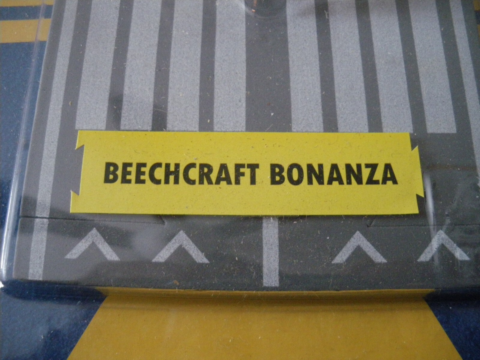 Daron Runway 24: Beechcraft Bonanza *actual shipping*