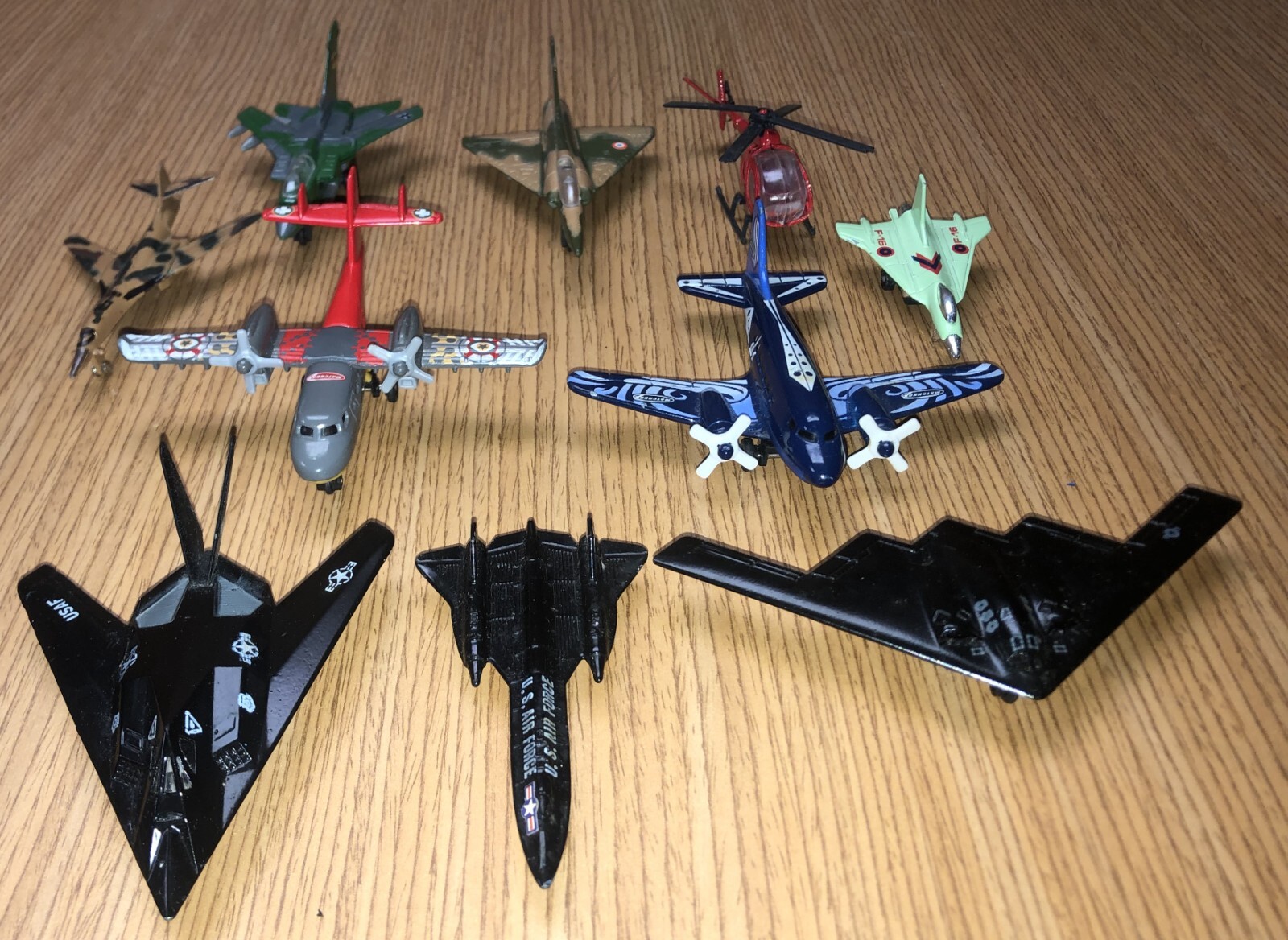 Lot of 10 Die Cast Aircraft Hughes 500, Stealth, B-1 Bomb + 7 More Toy Aircraft