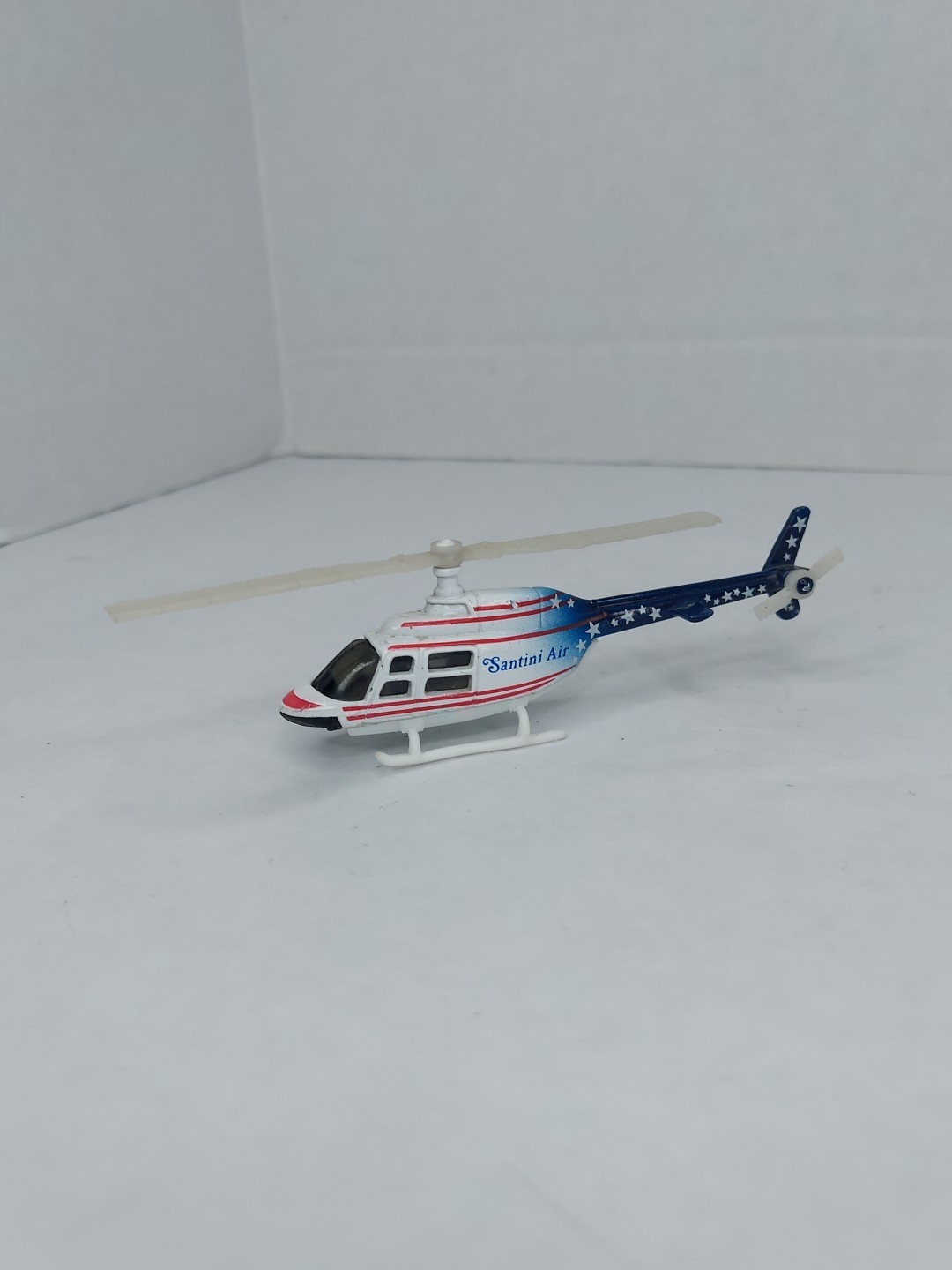 ERTL Vintage TV Airwolf Air Wolf Santini Helicopter 1:64 Die cast Red White Blue