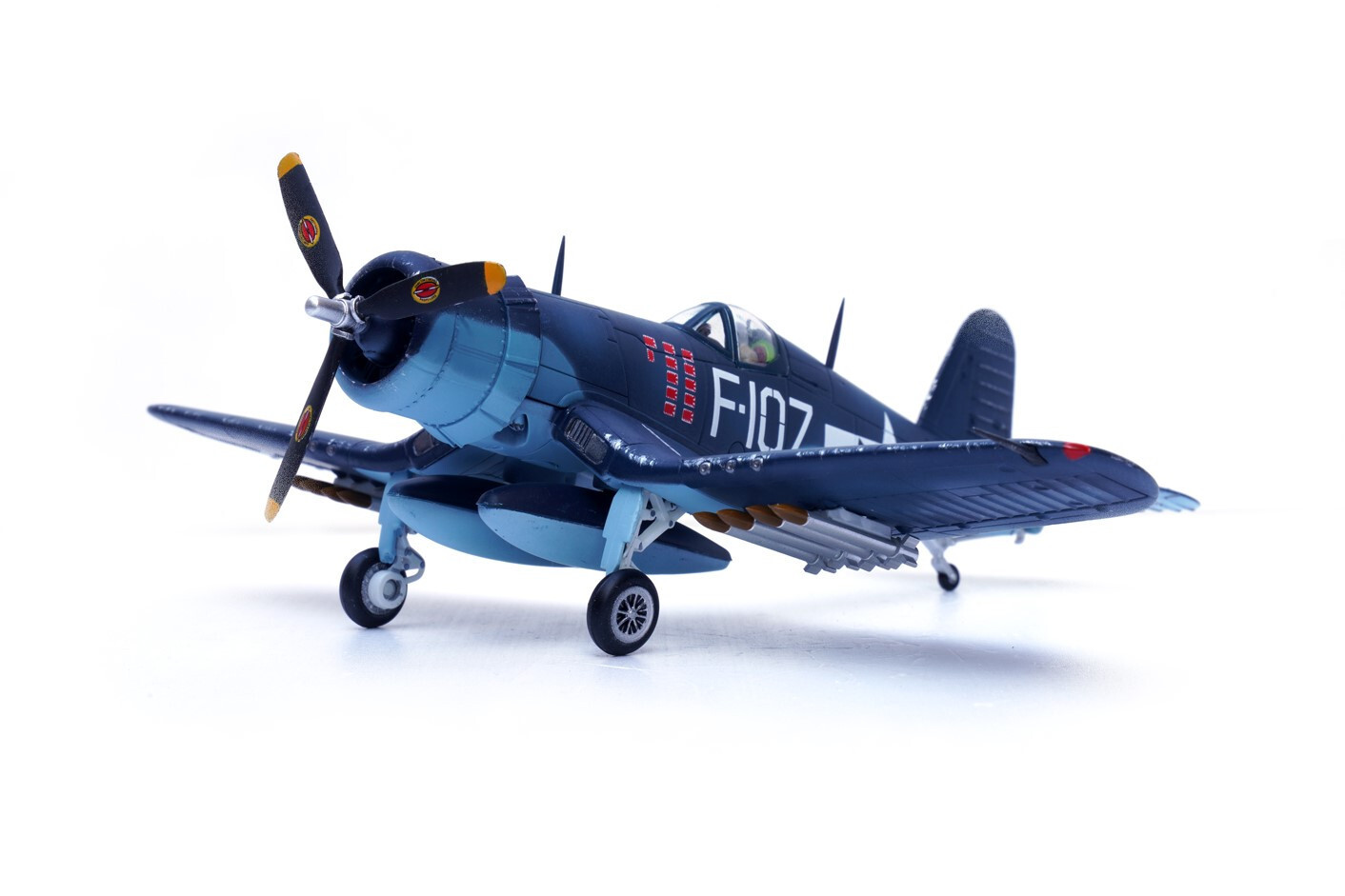 Legion 1:72 USN Chance-Vought F4U-1D Corsair – Phillip DeLong, LEG14619LB