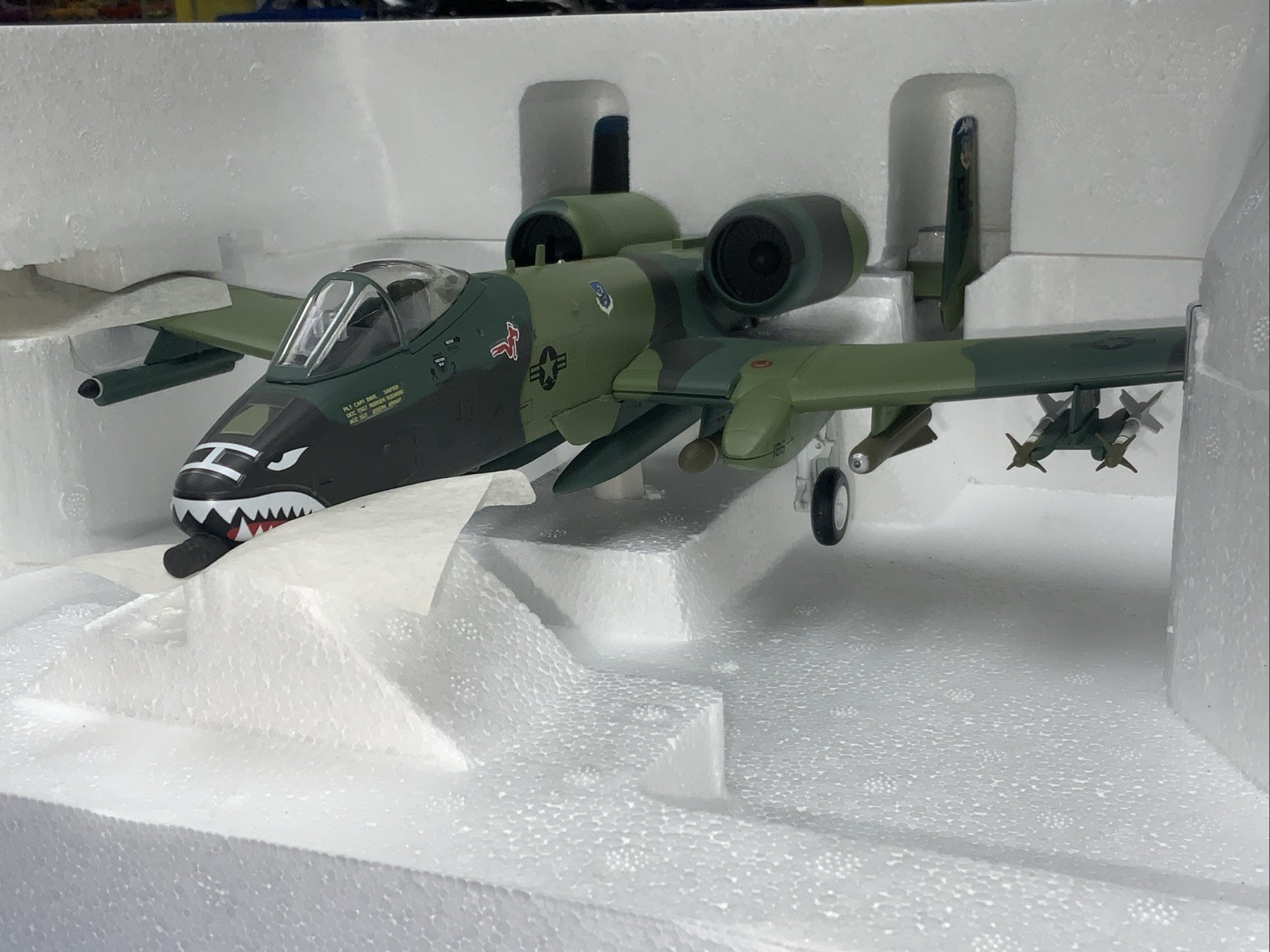 Franklin Mint Armour Collection A10 WARTHOG USAF AIR FORCE B11 B921