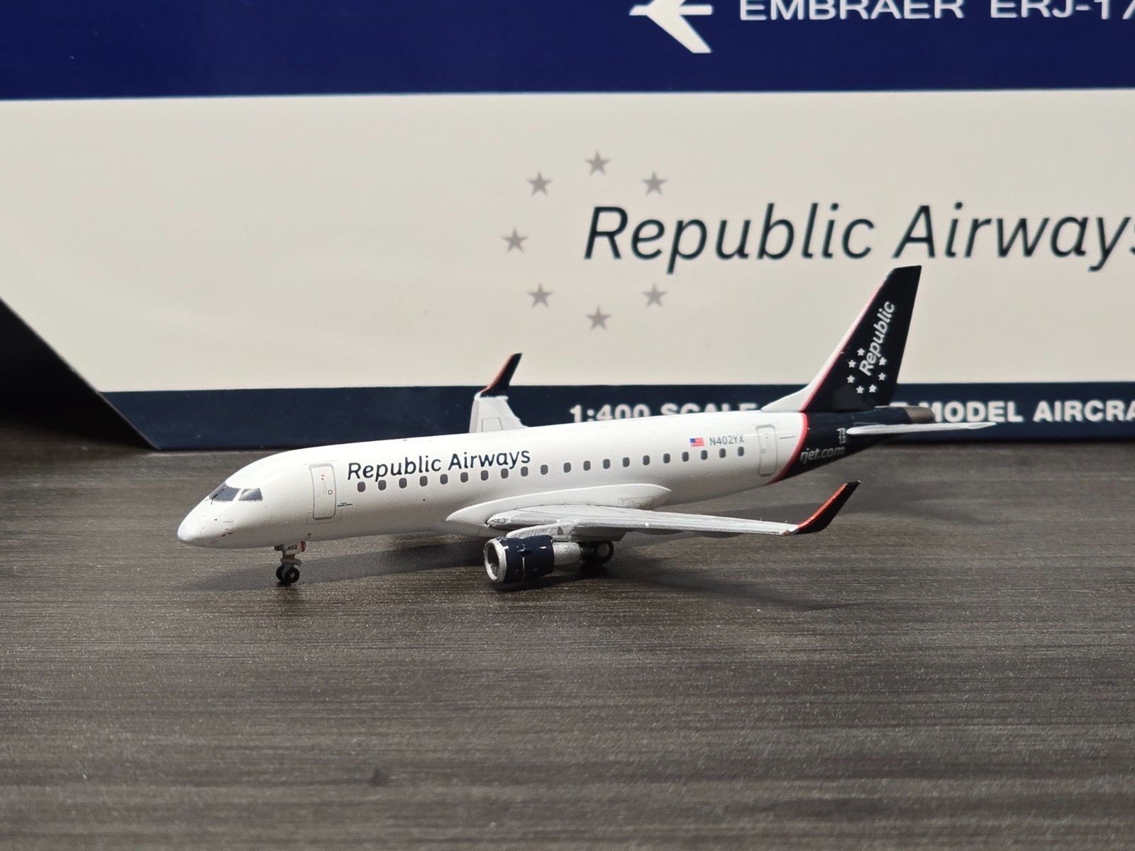 Gemini Jets 1:400 Republic Airlines Embraer ERJ-175 N402YX GJRPA2086