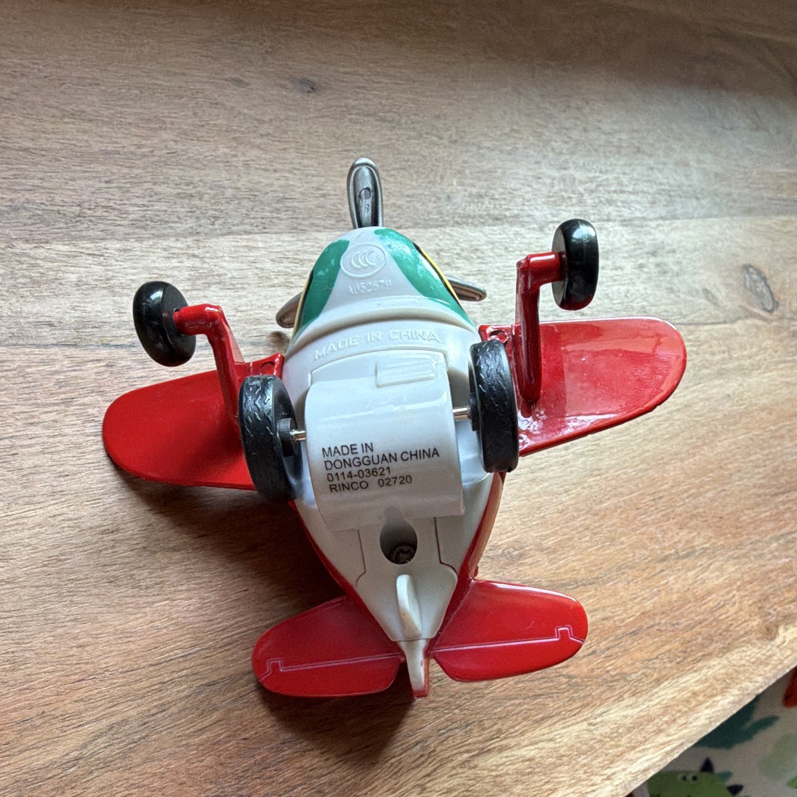 Rinco Sky Shark Diecast-Style Propeller Plane w/ Wheels Red/Silver/Black