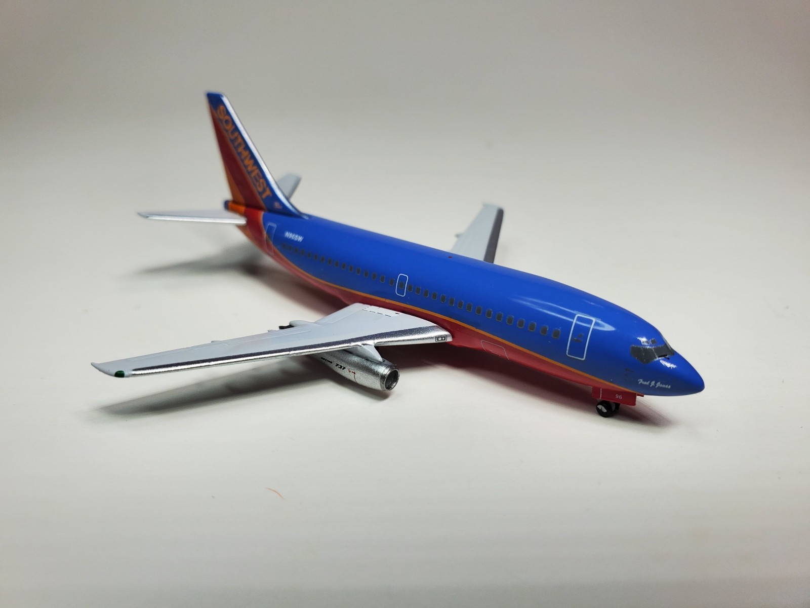 AeroClassics 1:400 scale Southwest Boeing B737-200 diecast Airplane #N96SW