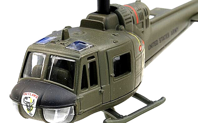 Corgi Bell UH-1B Huey Helicopter US Army 101st Aviation Btn. Outlaws 1:100 Scale