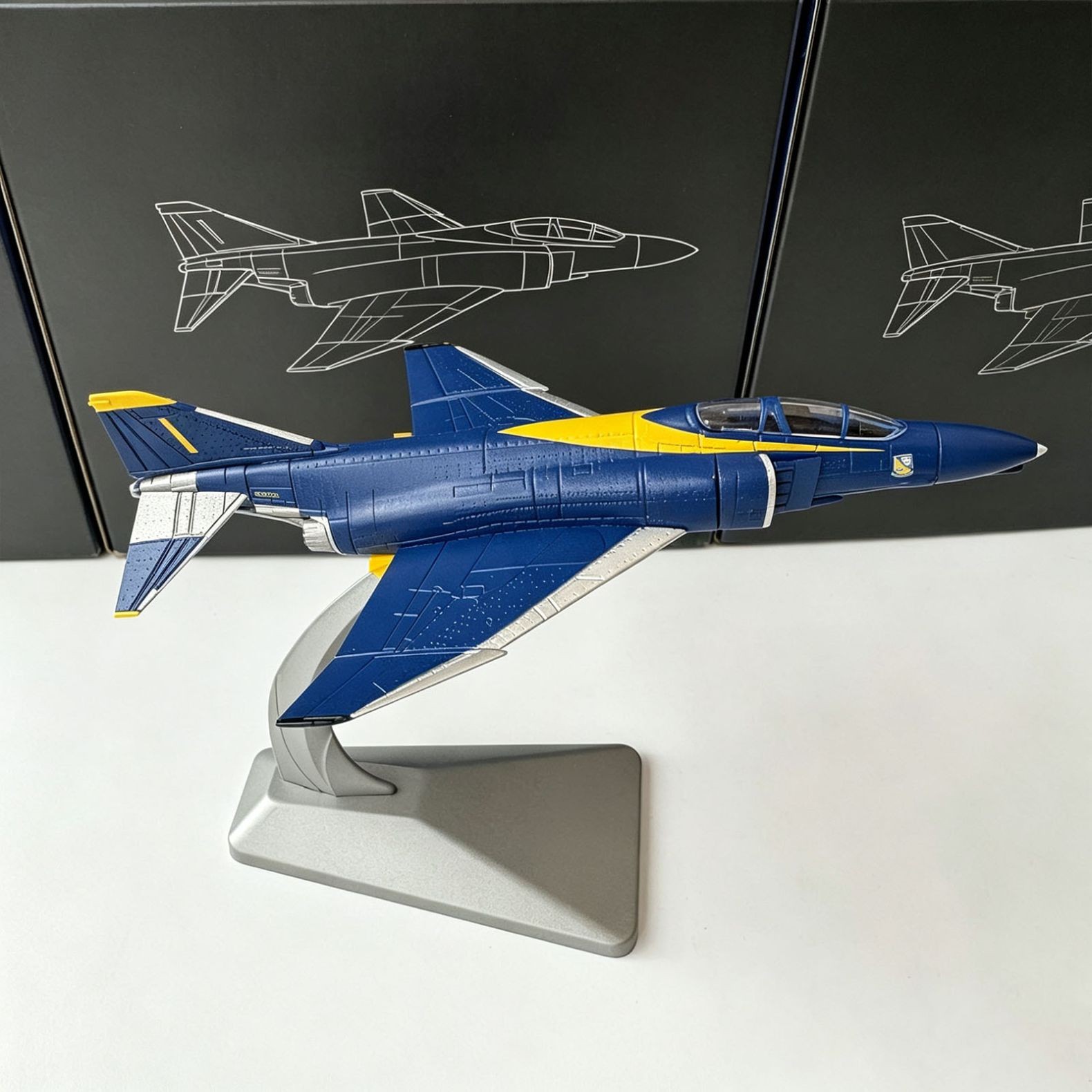 New 14cm Diecast Alloy 1/144 Scale F-4 Phantom II Fighter Desk Model