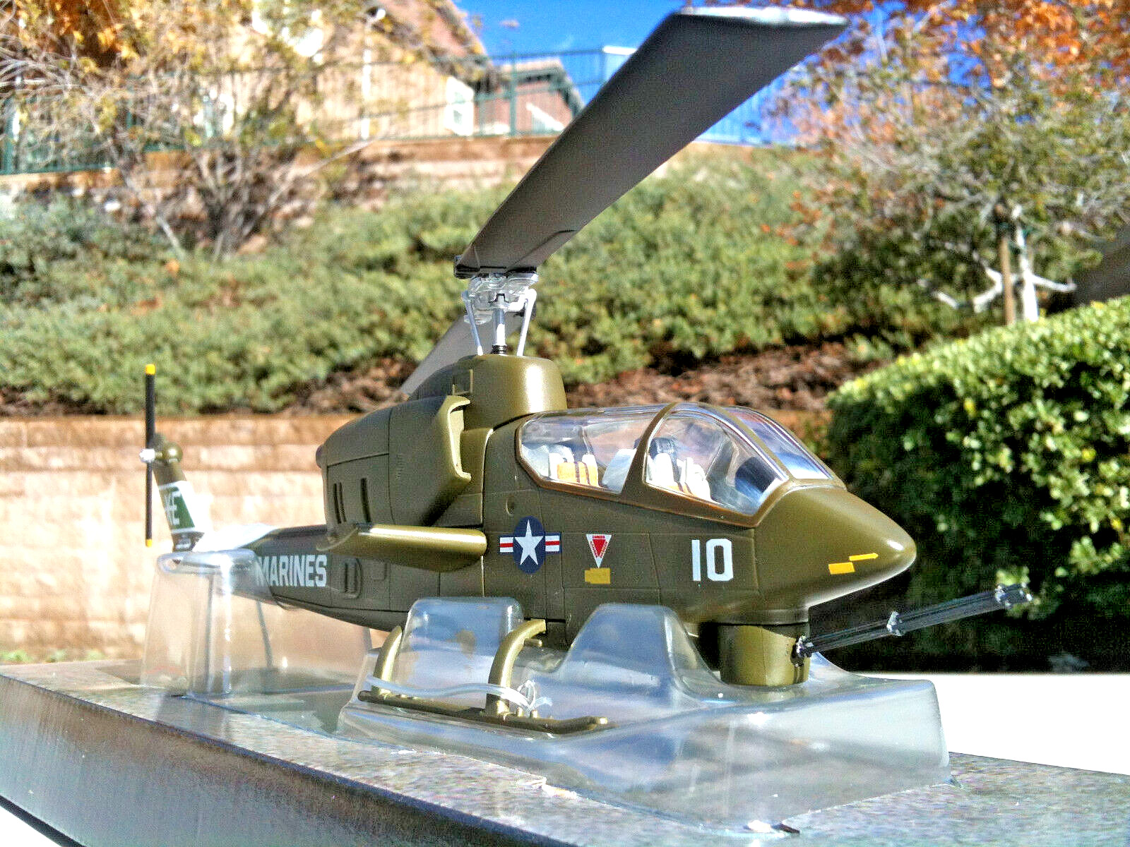 Corgi Bell AH-1H Cobra Attack Helicopter USMC VX-5 Vampires, Vietnam 1:48 Scale