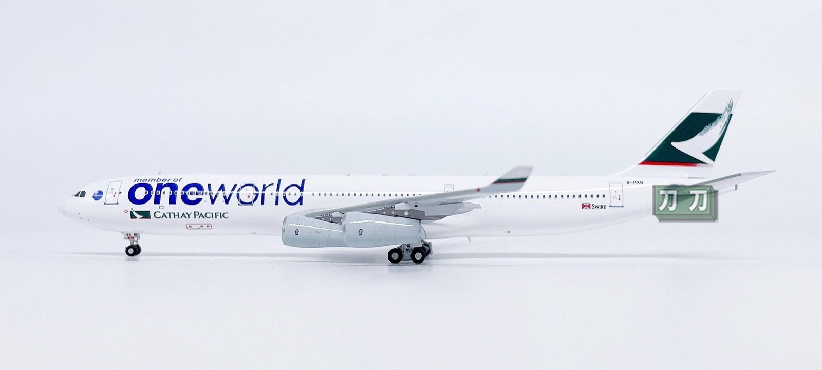 1:400 Aviation Cathay Pacific A340-300 B-HXG​ Airplane Diecast Aircraft Model