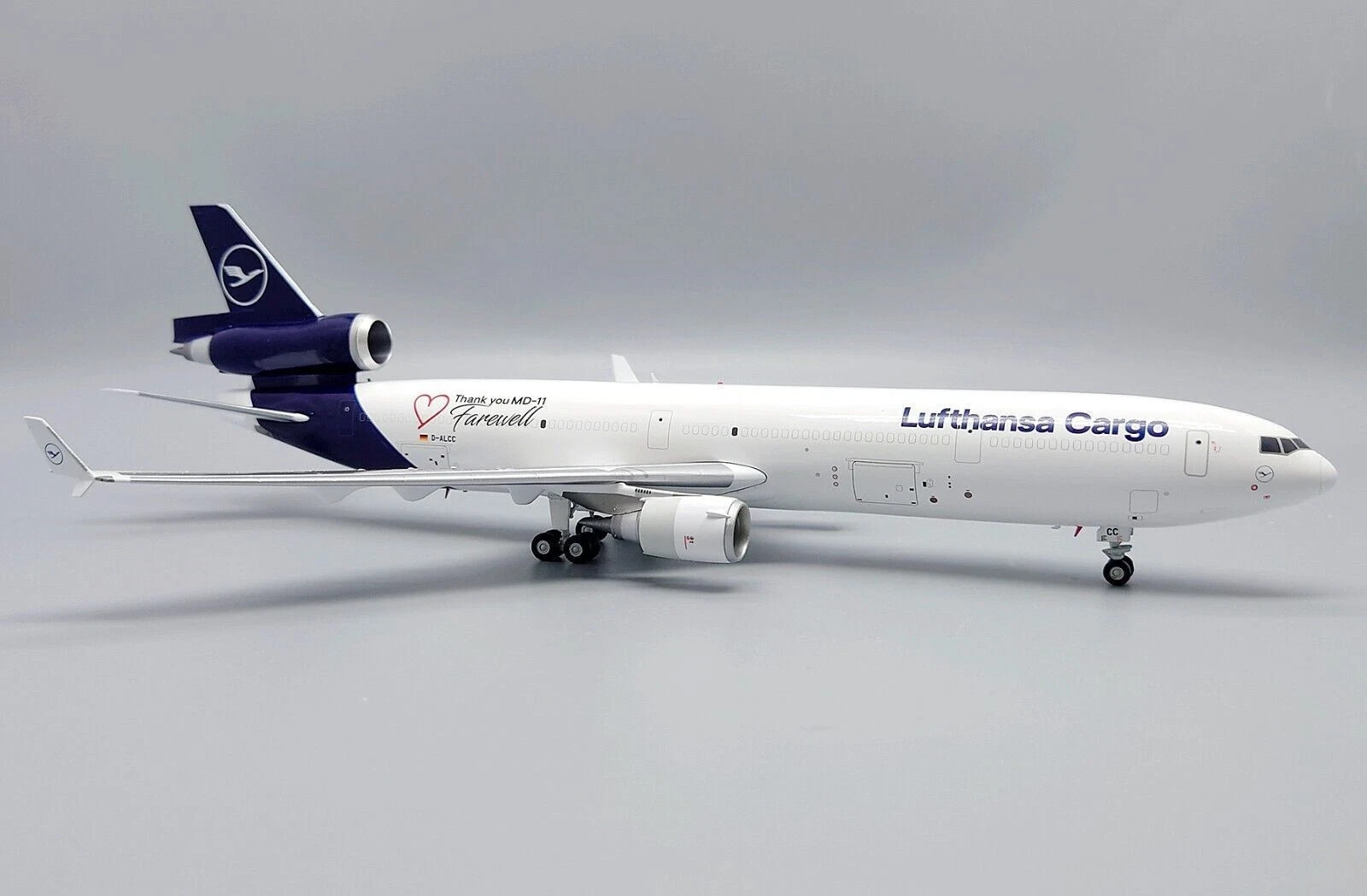 JC Wings 1:200 Lufthansa Cargo MD-11F D-ALCC (Farewell MD-11) Diecast EW2M11001