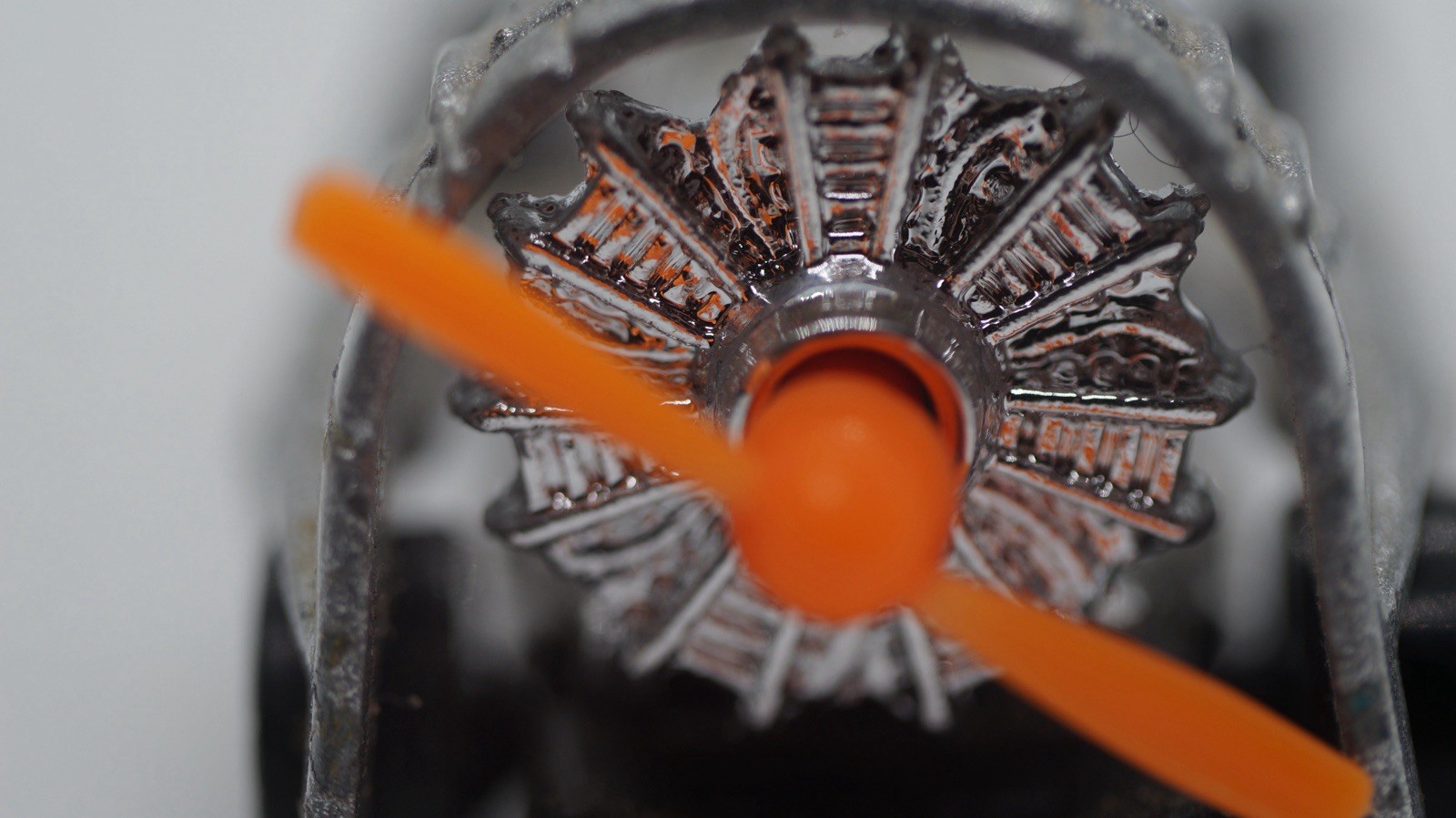 Hot Wheels Diecast 1:64 Propeller Plane Silver Orange Black Aircraft Toy