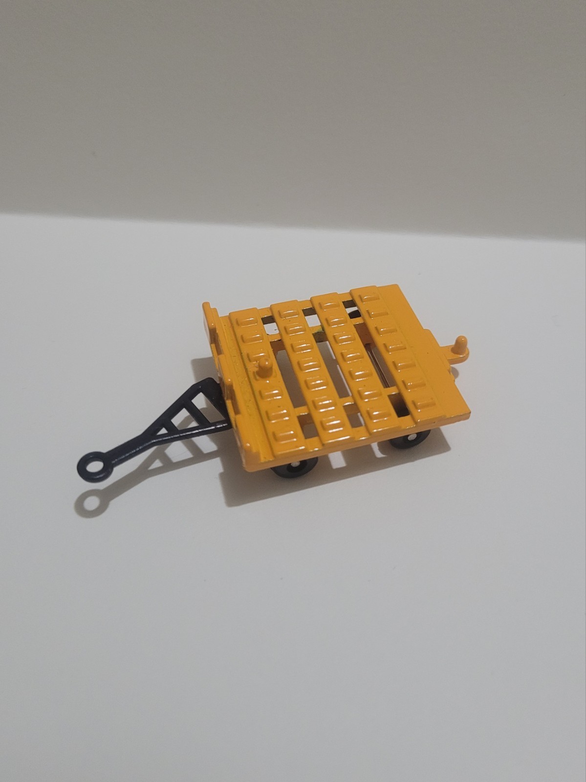 Airport Ground Support Equipment: Cargo Cart – 1:64 Scale.