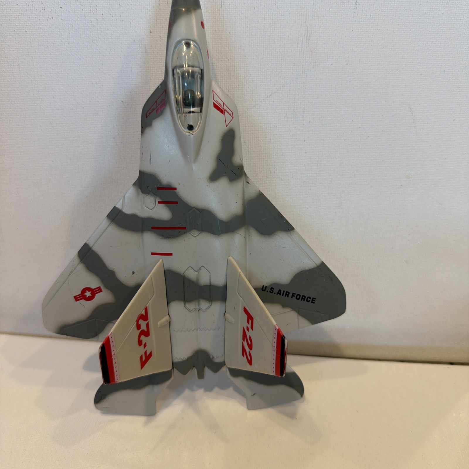 F-22 Raptor Stealth Fighter Jet Aircraft U.S. Air Force 8″ L Pull Back Action