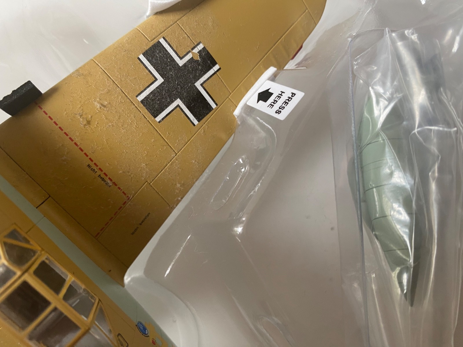 1:48 HOBBYMASTER MESSERSCHMITT BF 109F-4 FLOWN BY MARSEILLE