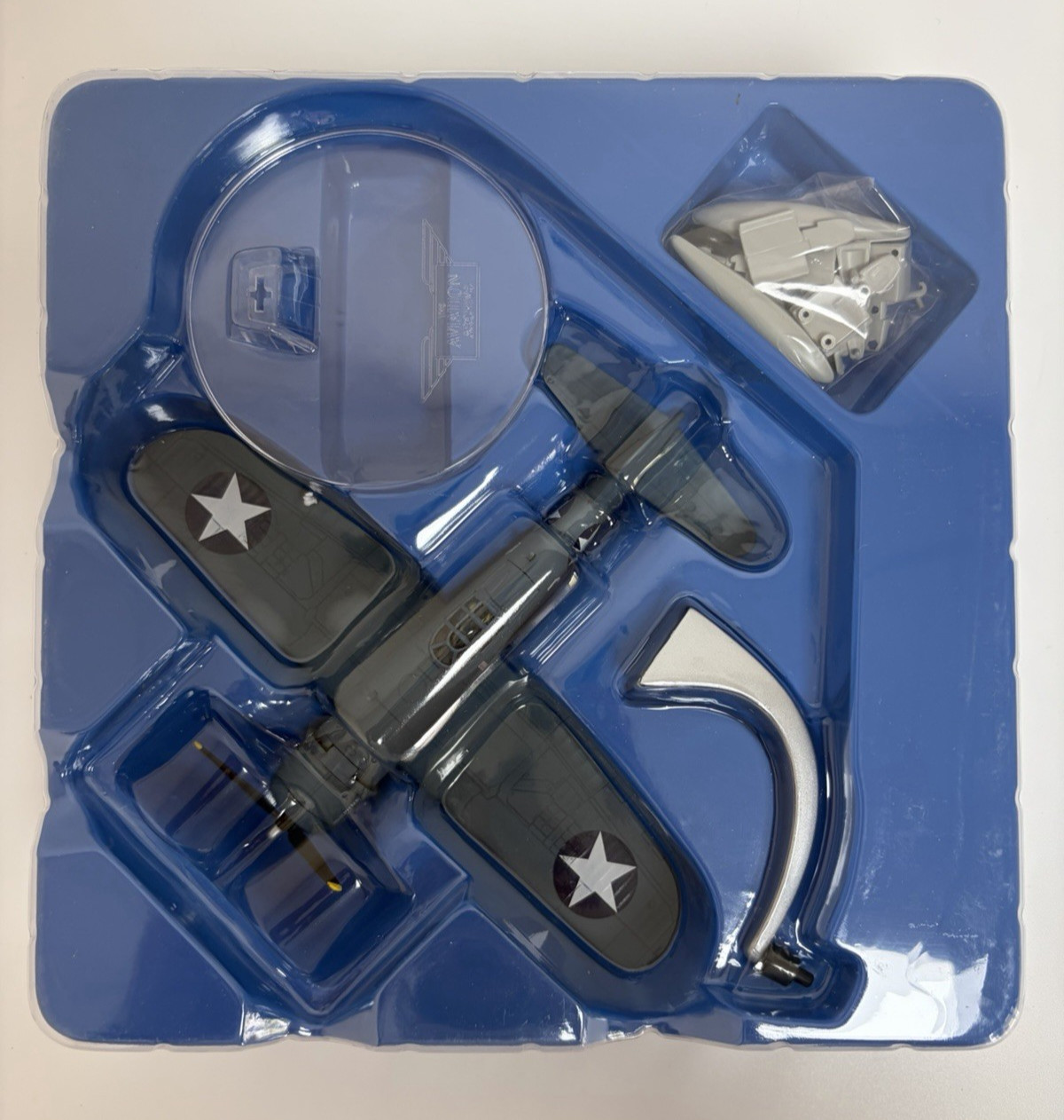 Corgi Aviation Archive 1:72 Vought F4U-1 Corsair White 7 Daphne OF CAPT AA33001