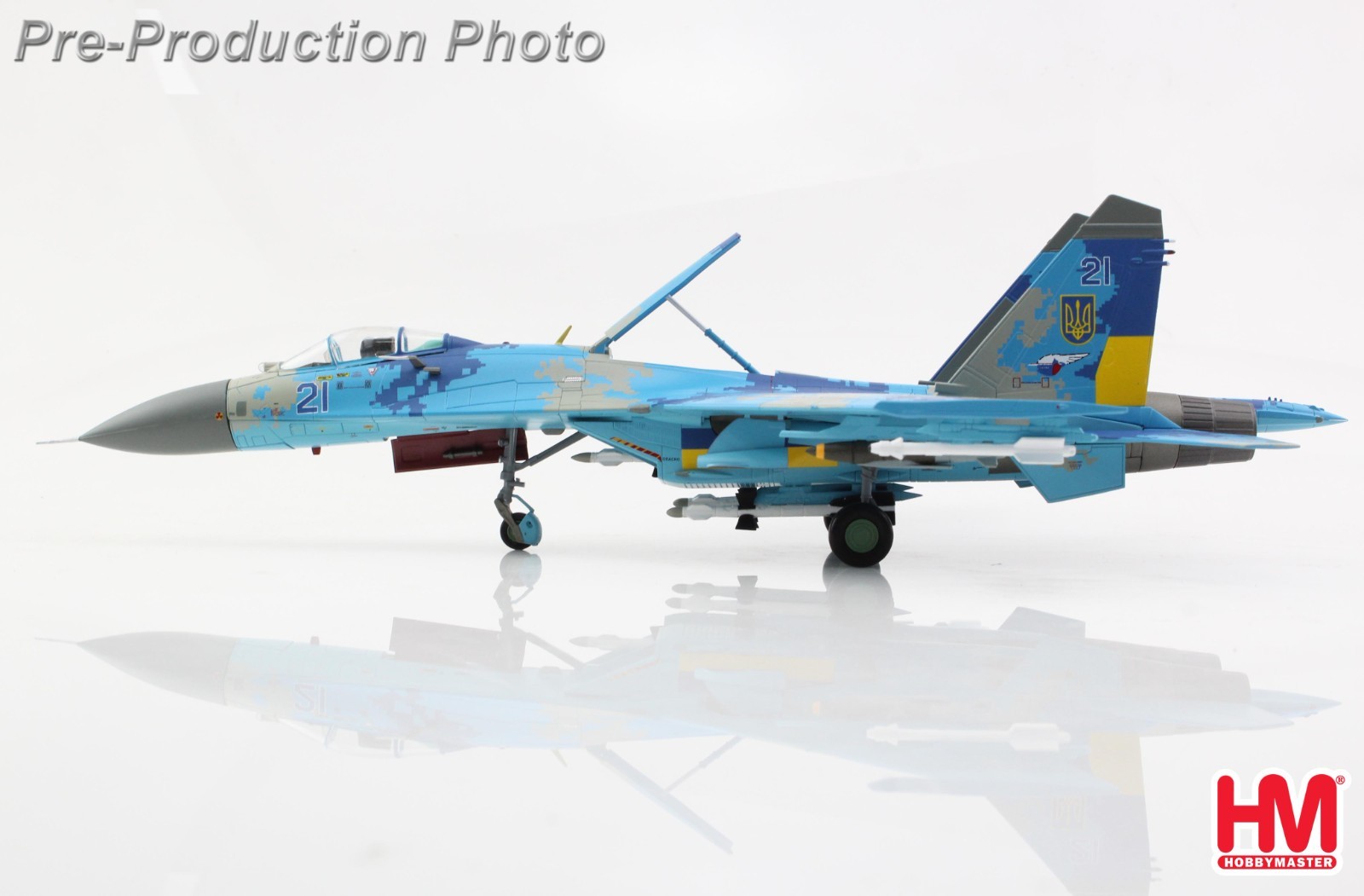 Hobby Master HA6027, Su-27 Flanker B Blue 21, Ukrainian Air Force (with 2, 1:72