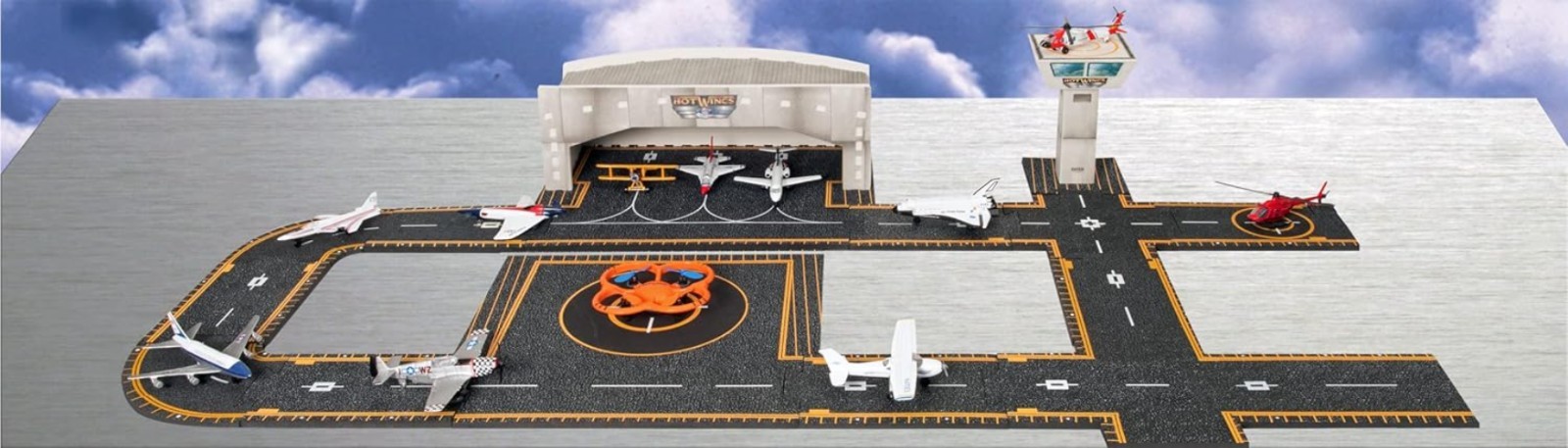 Hot Wings Private Jet Toy with Connectible Runway – Aviation Collector’s Delight