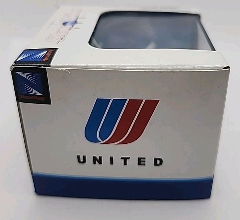 New Ray Sky Pilot 1:800 Scale United Airlines Boeing 767 – 300 Diecast 2011