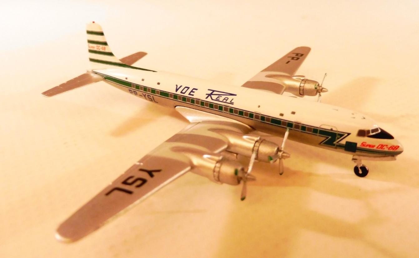 1/400 Aeroclassics REAL Transportes Aéreos DC-6B Bare Metal