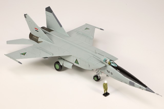 HA5652 Hobby Master MiG-25RBT Foxbat-B 1/72 Model IQAF