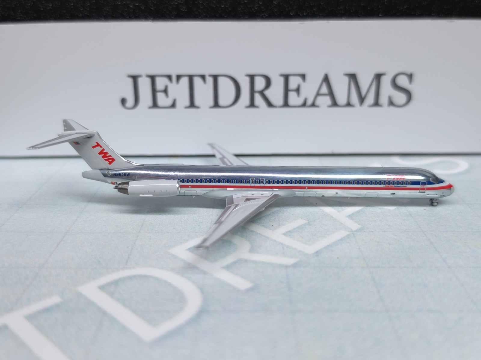 1/400 TWA / TRANS WORLD MD-83 (MD-80) AMERICAN HYBRID COLORS N9615W NG MODEL