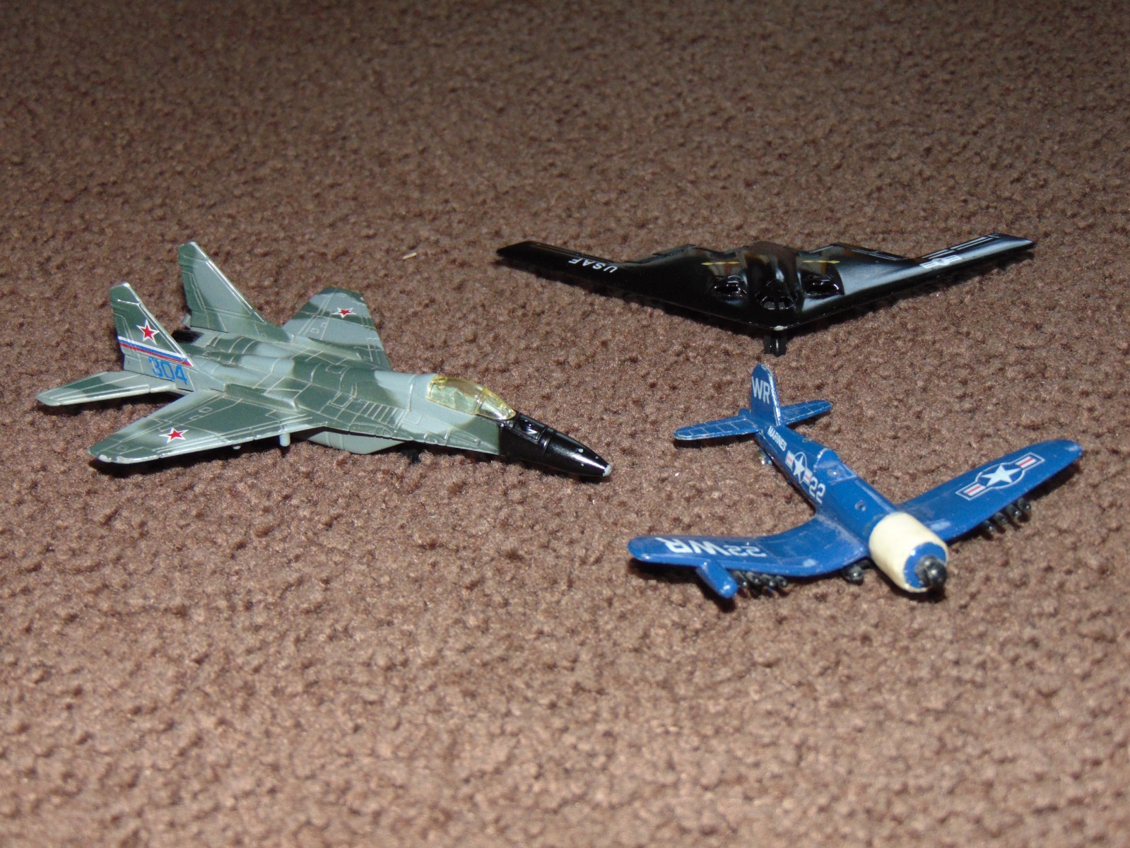 Diecast Planes lot B-2 Stealth Bomber Mig 29 Fulcrum F4U-4 corsair