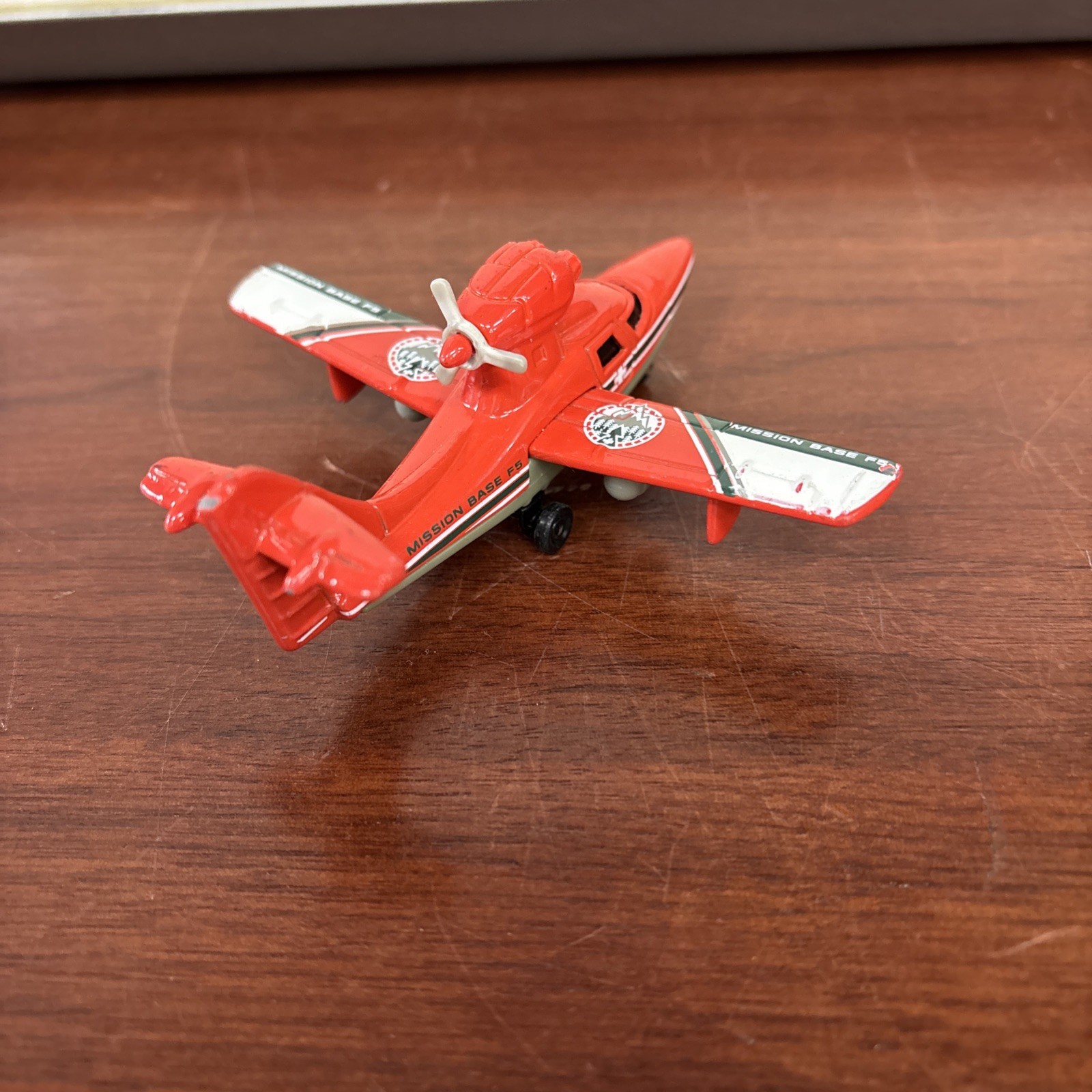 2001 Matchbox Sky Busters Search Plane Mission Base F5 Orange