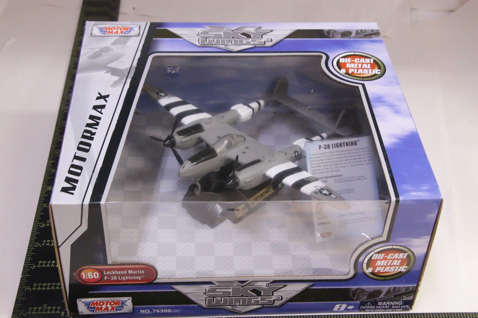 1:60 P-38 Lightning Lockheed Prop Airplane by Motor Max #76365 NEW Old Stock