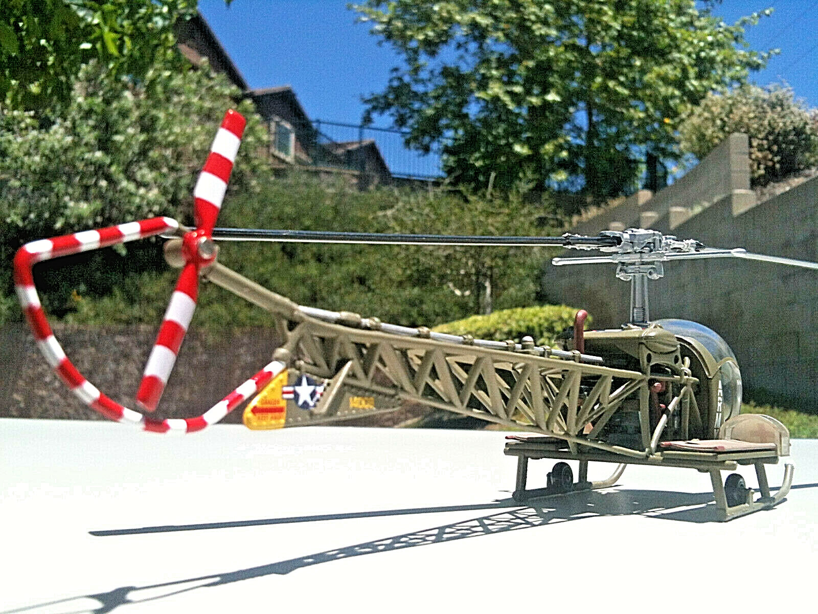 Corgi Bell H-13 Sioux US Army M.A.S.H Helicopter Korea 1951 Die-cast 1:48 Scale