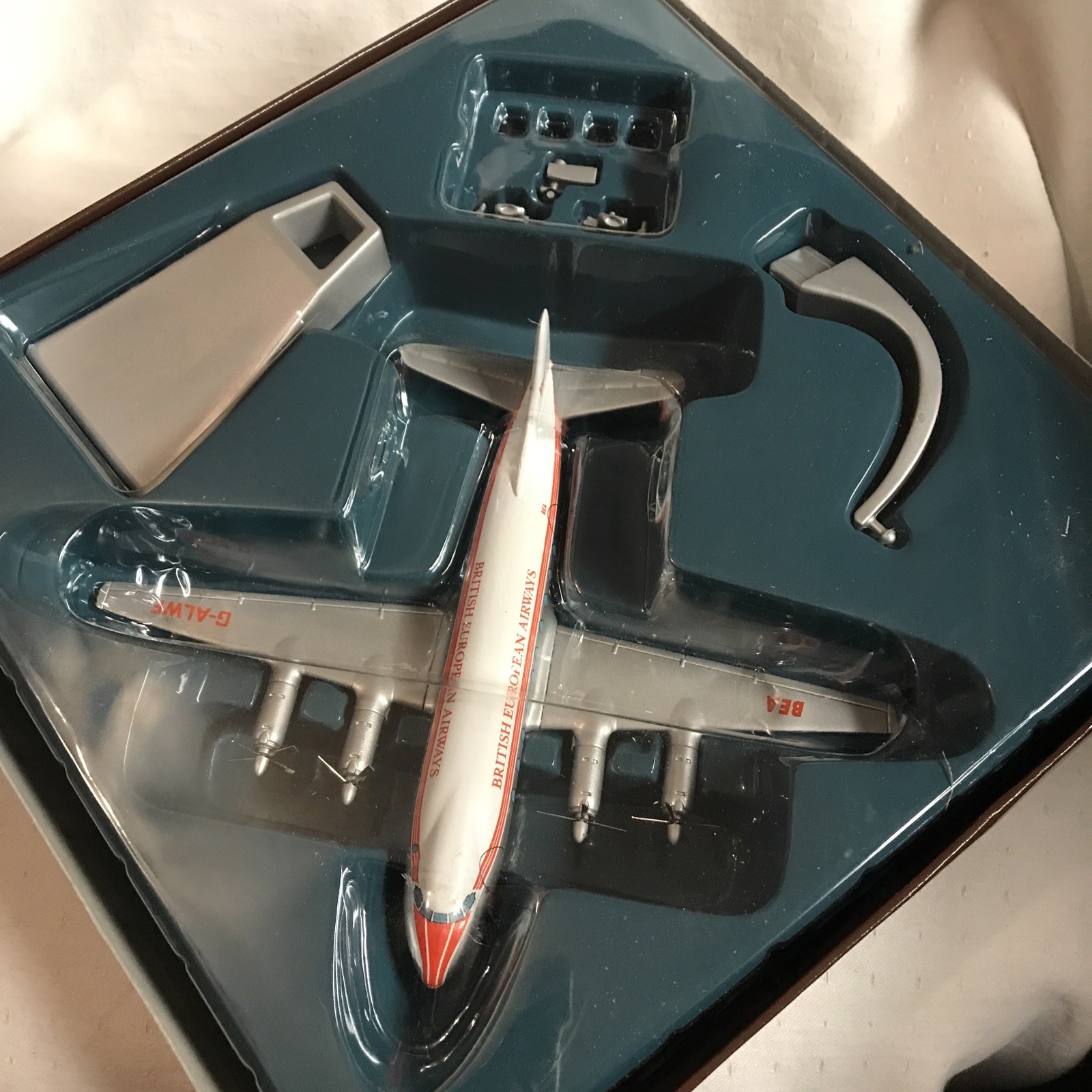 Corgi Aviation Archive Classic Propliners Vickers Viscount 700 Series British