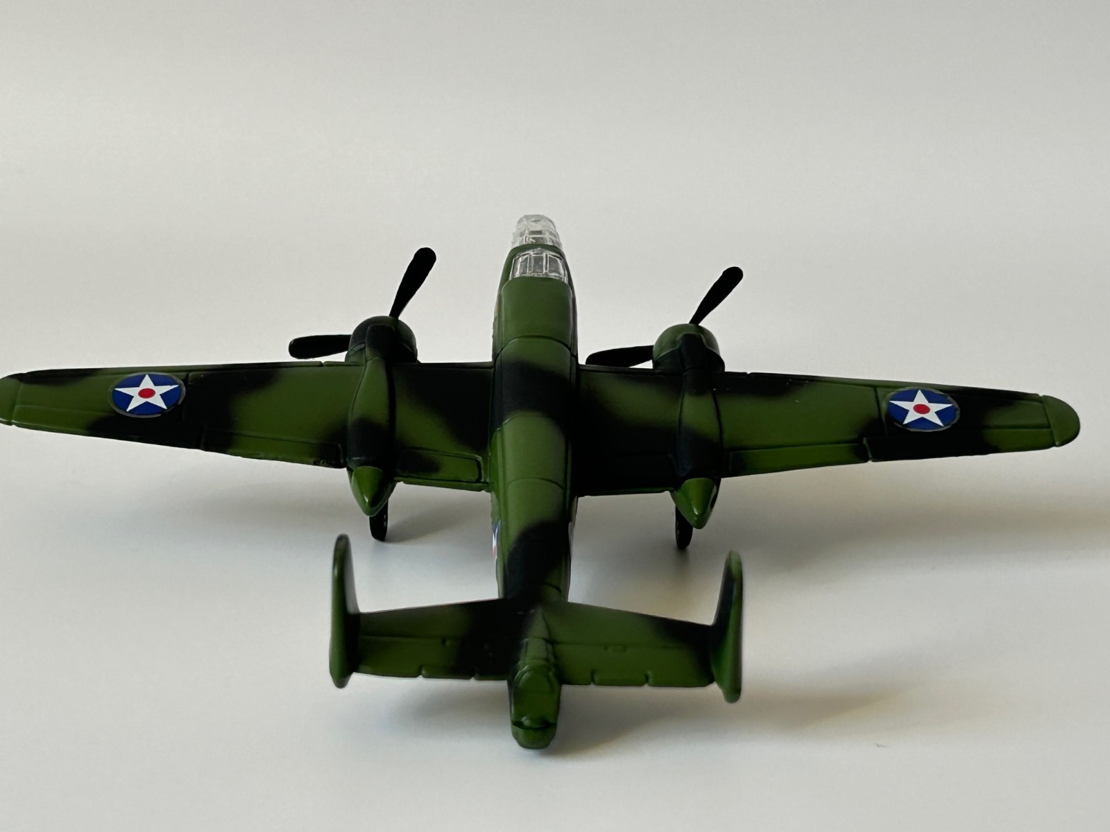 B-25 Mitchell American Second II War Airplane Model Toy Green Diecast Maisto